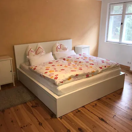 Sanierte Moeblierte Altbauwohnung Am Waldrand Fuer Bis Zu 6 Personen Borkheide Esterno foto