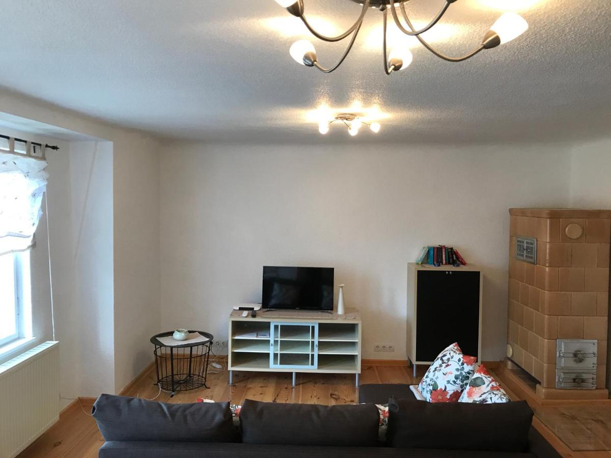 Sanierte Moeblierte Altbauwohnung Am Waldrand Fuer Bis Zu 6 Personen * Borkheide